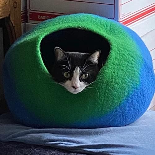 Woolygon Premium Felt Cat Cave Bed ā Wool Kitty Beds Handcrafted Kitten Caves Bed for Indoor Cats - Made from 100% Eco-Friendly Merino Wool, Foldable Cat Hidewawy Covered Cat Houses (Emerald Indigo)